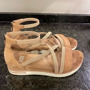 Eileen Fisher women size 8 tumbled nubuck sandals